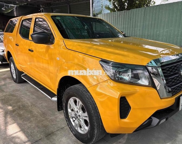 Nissan Navara EL 2022 Tự động Vàng
