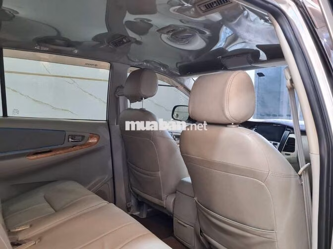 TOYOTA INNOVA GRS 2010 SỐ SÀN 8 CHỖ ZIN NHIỀU