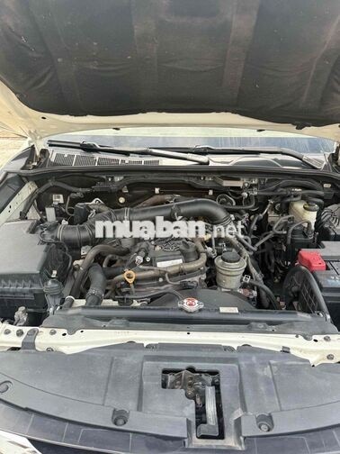 Toyota Fortuner 2017 Xăng Tự động 158000 km Trắng