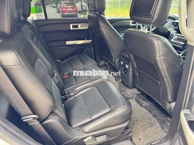 Ford Explorer 2022 Trắng xem xe còn thương lượng