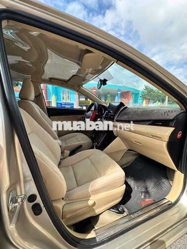 Toyota Vios 1.5E MT 2017 Vàng cát