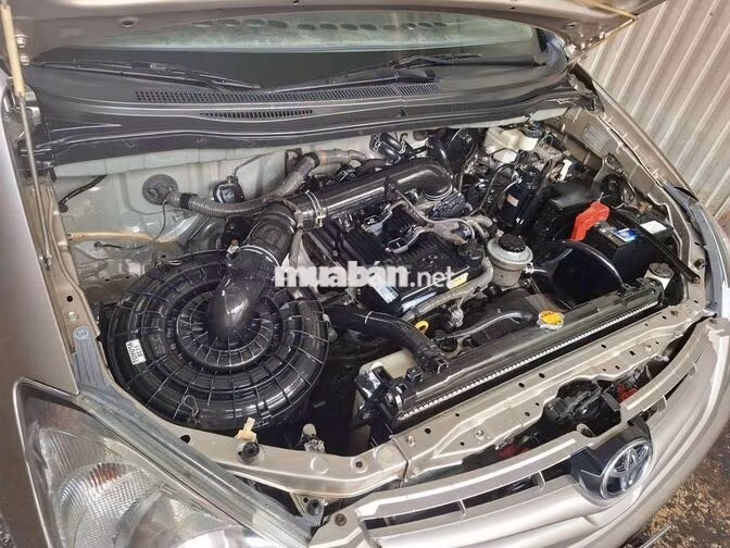 TOYOTA INNOVA GRS 2010 SỐ SÀN 8 CHỖ ZIN NHIỀU