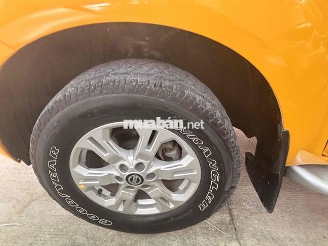 Nissan Navara EL 2022 Tự động Vàng
