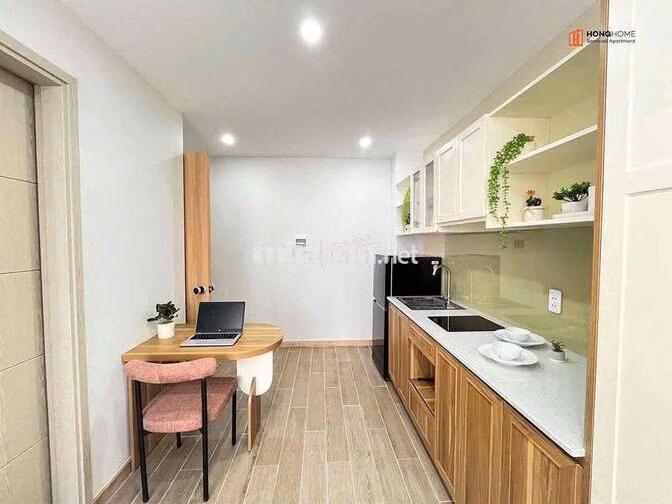 Căn Hộ Ban Công Đẹp Full Nội Thất, Thang Máy Gần Sân Bay Tân Sơn Nhất