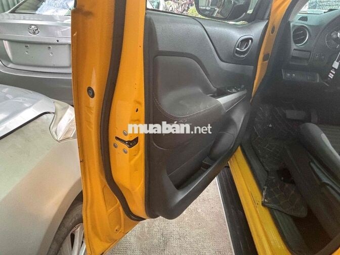 Nissan Navara EL 2022 Tự động Vàng