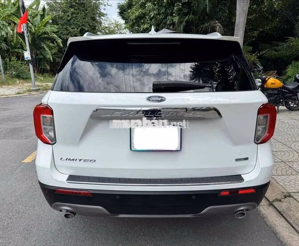 Ford Explorer 2022 Trắng xem xe còn thương lượng