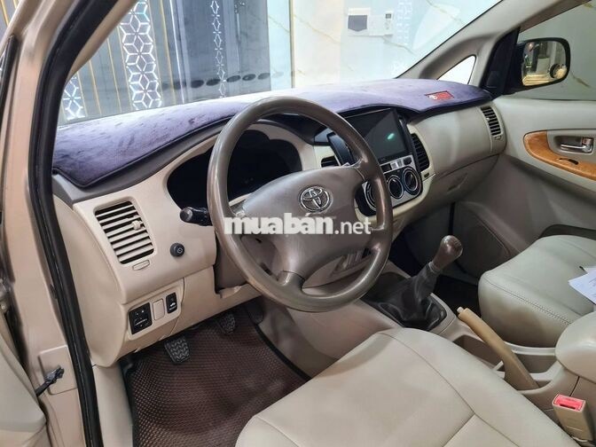 TOYOTA INNOVA GRS 2010 SỐ SÀN 8 CHỖ ZIN NHIỀU