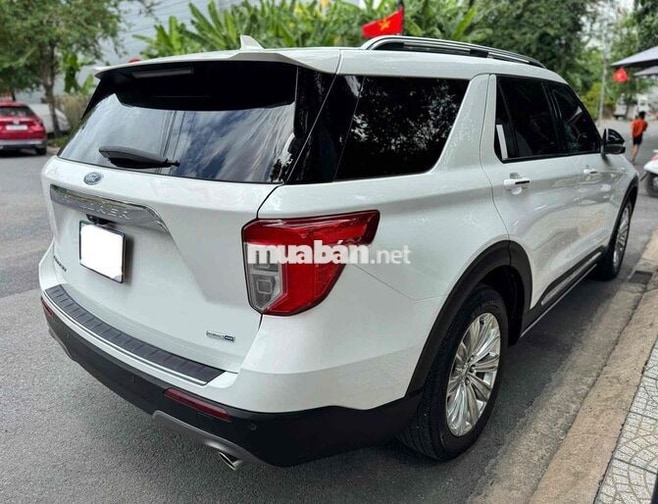 Ford Explorer 2022 Trắng xem xe còn thương lượng