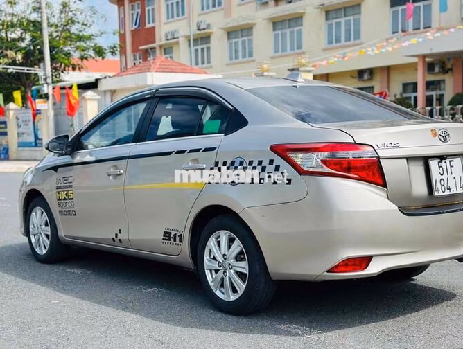 Toyota Vios 1.5E MT 2017 Vàng cát