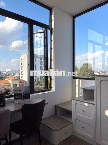 Cho thuê căn hộ duplex cửa sổ lớn 30m2 chỉ 5tr6 gần LOTTE MART,UFM,TDT