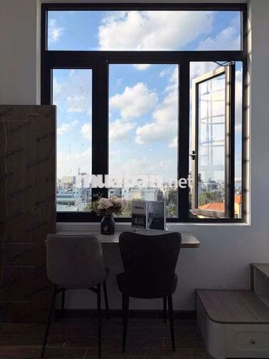 Cho thuê căn hộ duplex cửa sổ lớn 30m2 chỉ 5tr6 gần LOTTE MART,UFM,TDT