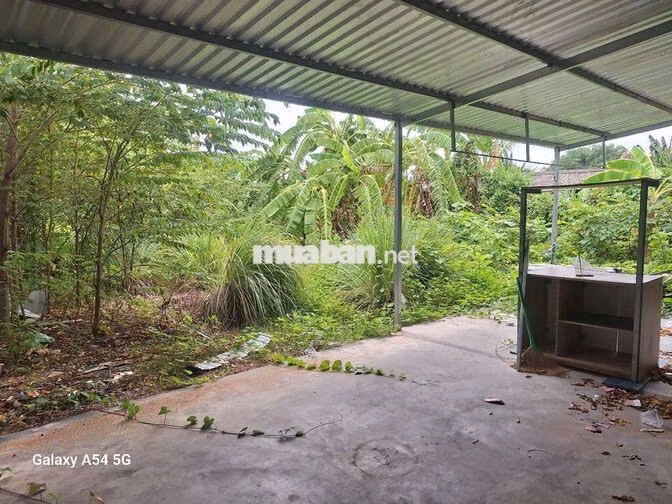 NHÀ+ ĐẤT VƯỜN.DTNHÀ 160M²DT ĐẤT 650M² 3PN PK NHÀ KHO SÂN TRƯỚC SÂN SAU