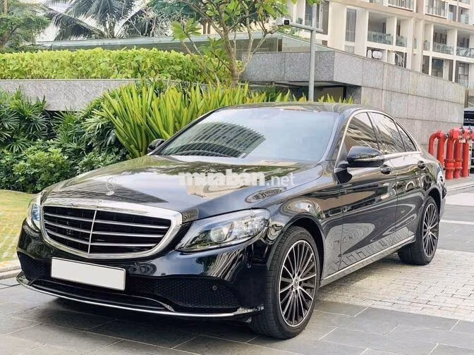 Mercedes-Benz C200 Exclusive 2021 Đen 32.000 km