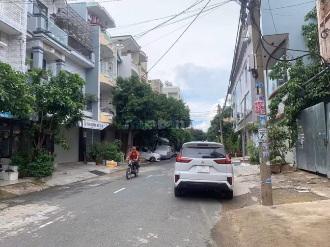 Cho thuê nhà MT Đ.Số 5B, khu Tên Lửa, 4x15m, 3 lầu, 15 triệu/tháng