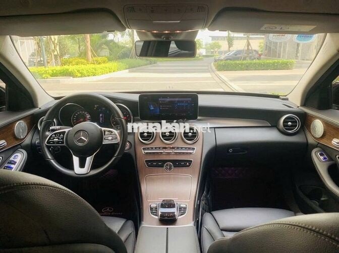 Mercedes-Benz C200 Exclusive 2021 Đen 32.000 km