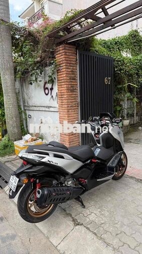 Yamaha Xmax 2024