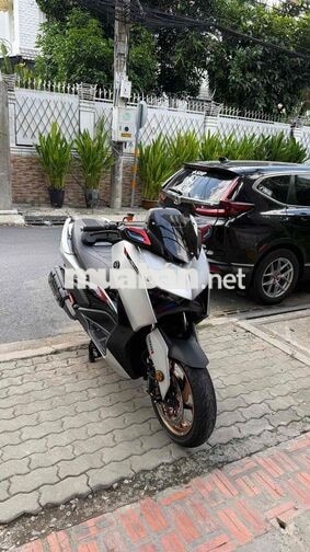 Yamaha Xmax 2024