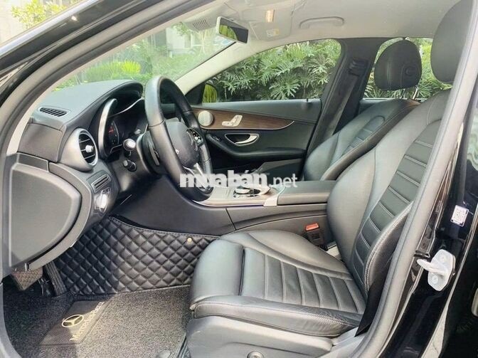 Mercedes-Benz C200 Exclusive 2021 Đen 32.000 km
