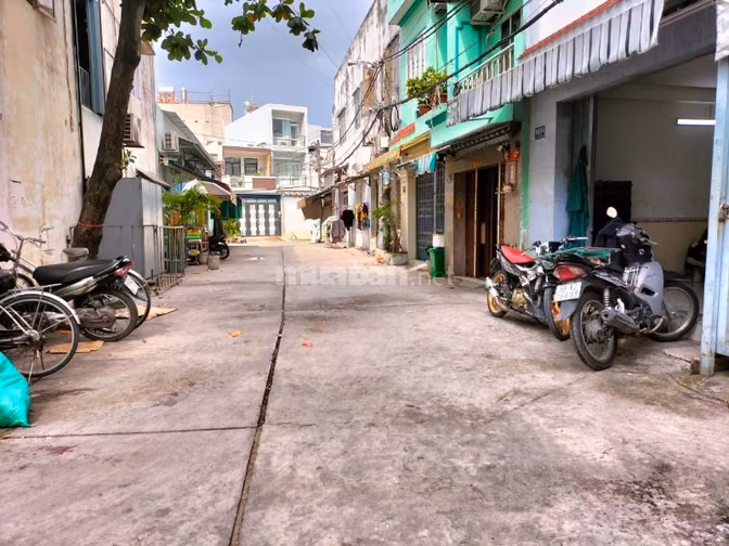 Nhà hẻm oto tỉnh lộ 10, sát chợ Da Sà Khu Tên Lửa