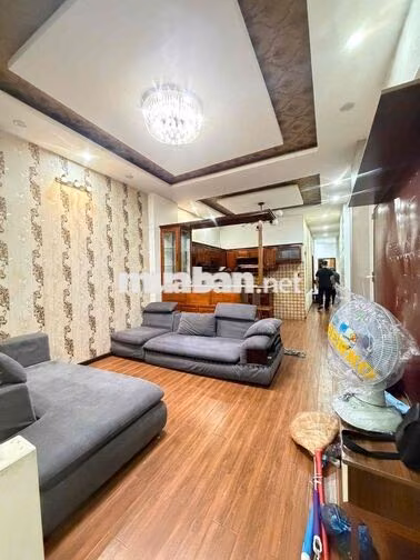 Nhà 4x45m full nội thất mặt tiền Phạm Ngọc Hưng