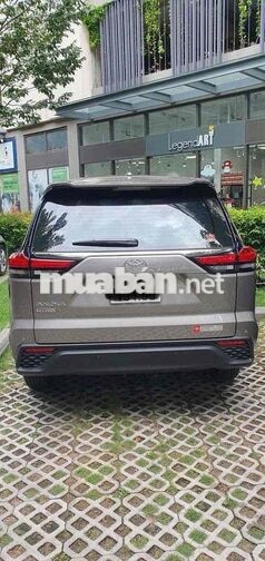 Toyota Innova Cross 2024 Đồng Ánh Kim
