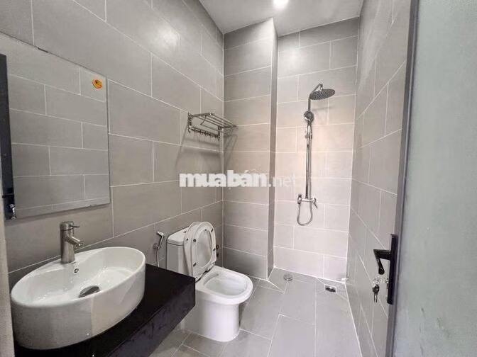 Balcony Nơ Trang Long - Hầm Xe Thang Máy Bảo Vệ 24/24 gần ĐH Văn Lang 