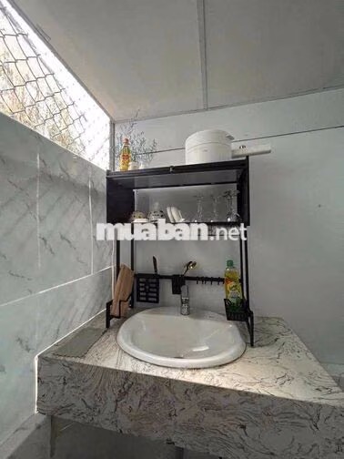cho thuê nhà nguyên căn.đầy đủ nội thất 2pn2wc. BÙI VIỆN Q1