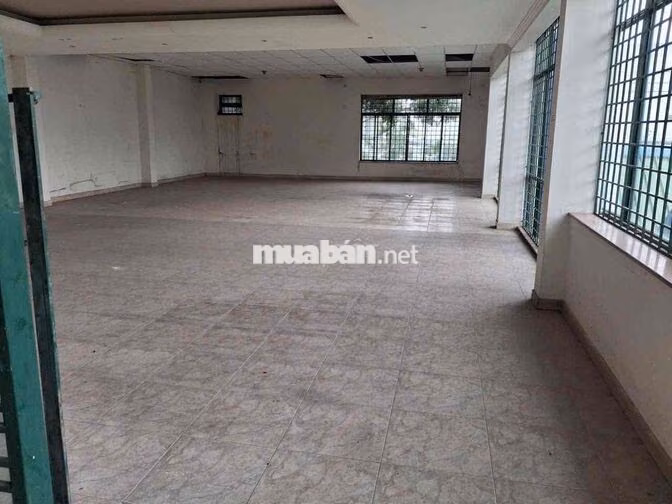 NHÀ XƯỞNG MẶT TIỀN NGUYỄN VĂN QUÁ CHO THUÊ