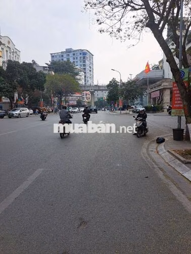 Nhà mặt phố Trần Đăng Ninh- Dt 70M x 7 Tầng 1 hầm xây thông, Thang máy