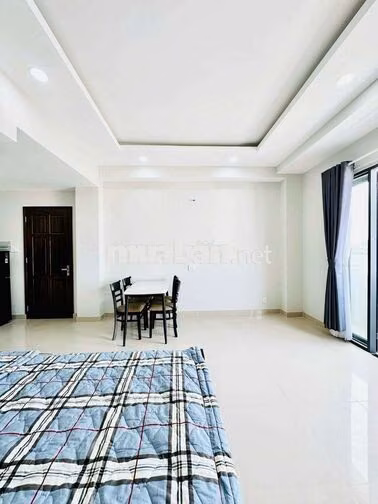 Toà nhà Thang máy - Hầm xe Bạch Đằng Bình Thạnh đi bộ qua ĐH Hồng Bàng