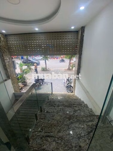 Nhà mặt phố Trần Đăng Ninh- Dt 70M x 7 Tầng 1 hầm xây thông, Thang máy