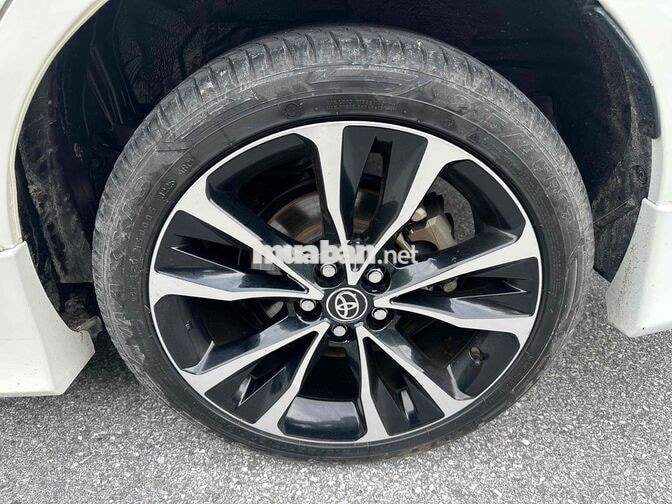 Toyota Corolla Altis 1.8G AT 2021 Trắng 60000 km
