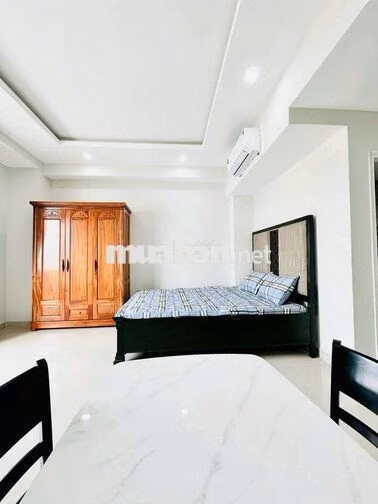 Toà nhà Thang máy - Hầm xe Bạch Đằng Bình Thạnh đi bộ qua ĐH Hồng Bàng