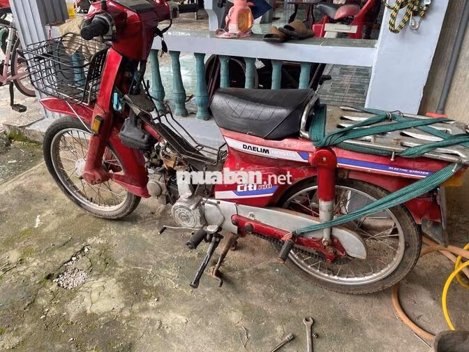 Daelim Citi 100 Chở Hàng Đỏ