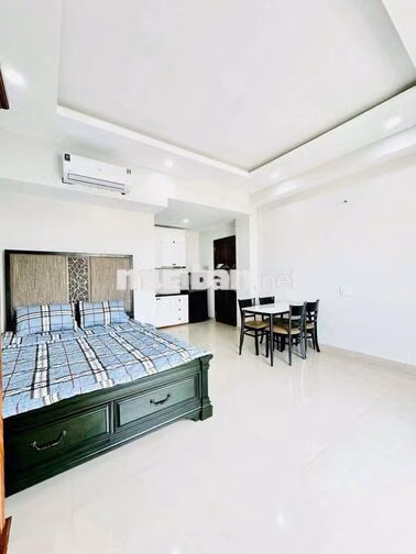 Toà nhà Thang máy - Hầm xe Bạch Đằng Bình Thạnh đi bộ qua ĐH Hồng Bàng