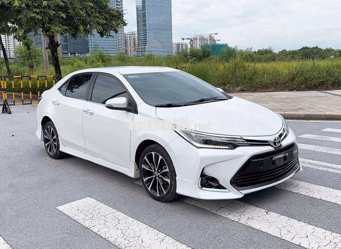Toyota Corolla Altis 1.8G 2021 Trắng 68000 km
