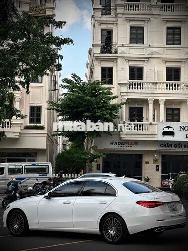 Mercedes-Benz C200 Trắng 5 chỗ