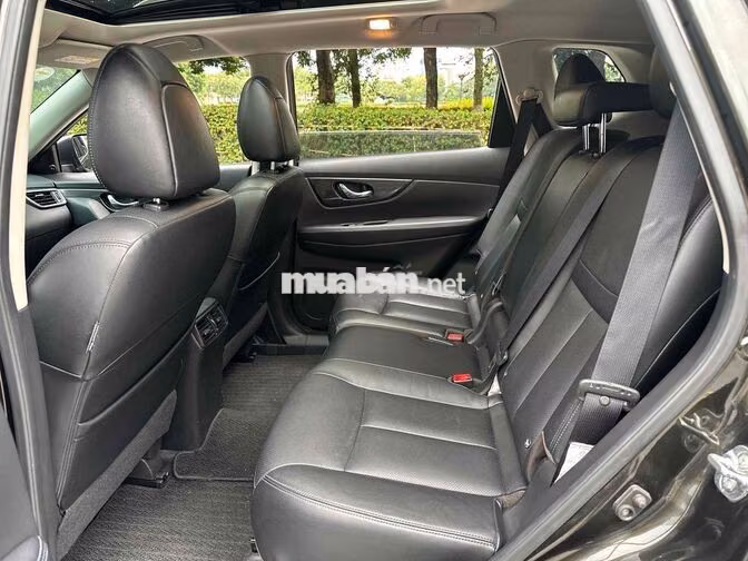 Nissan X-Trail 2020 2.0 Premium Xanh Đen 90000 km