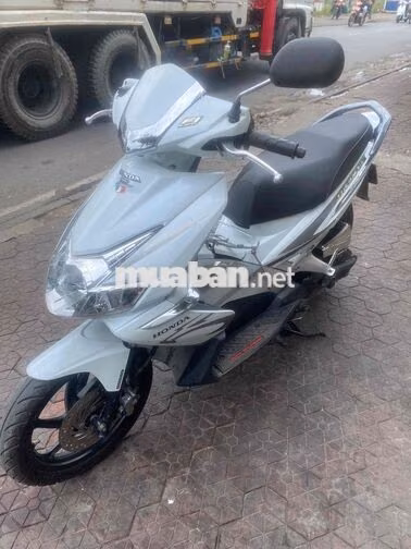Honda Air Blade nẹp xi 2011 trắng