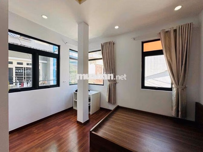 STUDIO FULL NT Q8 GIÁP Q5 ngay cầu Chữ Y, Có cửa sổ thoáng ở được 2-3n