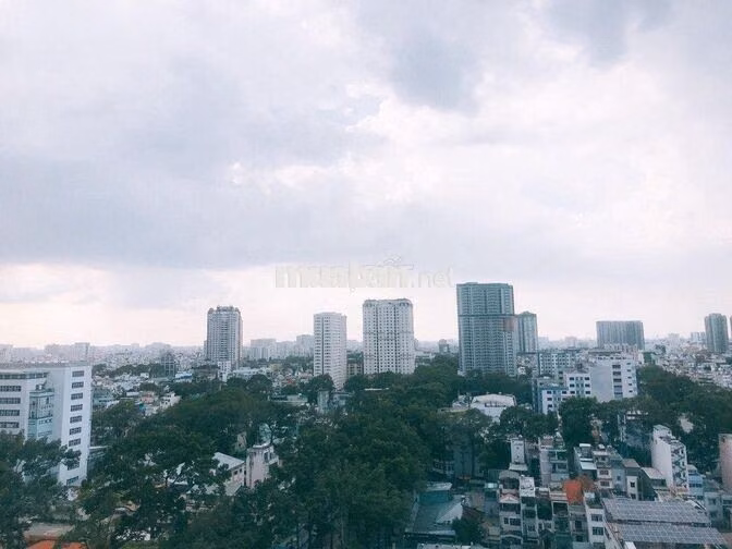 Cho thuê căn hộ chung cư Hùng Vương Plaza, Q5, 130m2, 3PN, Giá 18tr