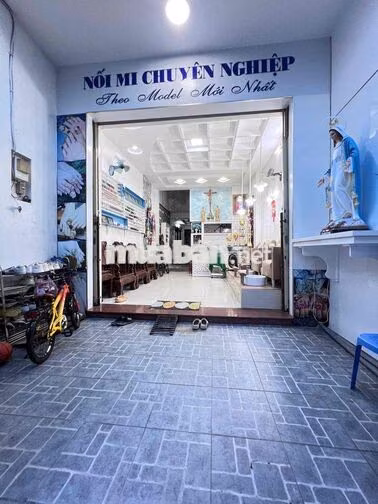 Nhà mới đẹp 4,5 x 16m – 4PN, 5WC – Hẻm 5m thông – Đang KD thẩm mỹ viện