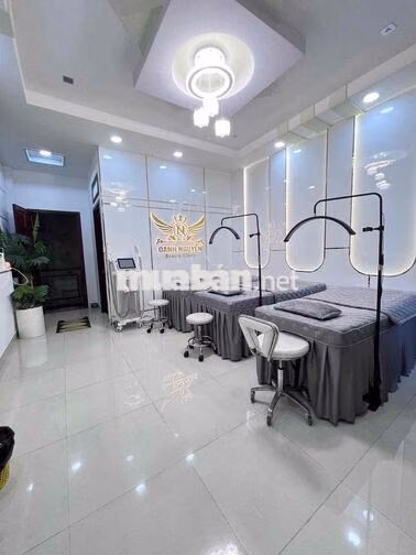 Nhà mới đẹp 4,5 x 16m – 4PN, 5WC – Hẻm 5m thông – Đang KD thẩm mỹ viện