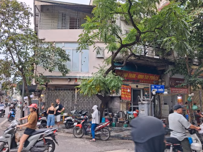 Cần bán nhà hai mặt tiền phố cổ Hà Nội 56 Hàng chiếu Hoàn Kiếm Hà Nội