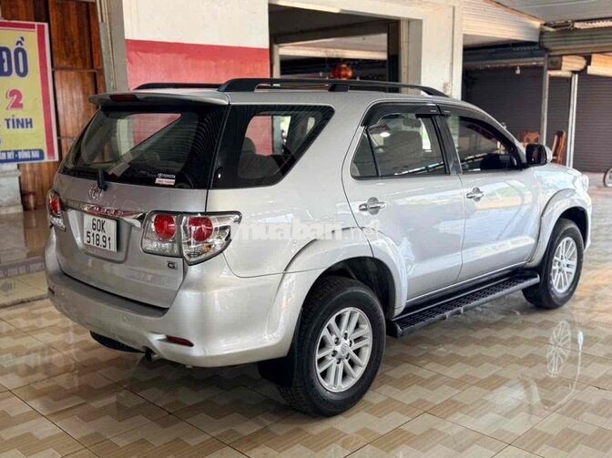 Toyota Fortuner 2014 Dầu Số sàn 160.000 km Bạc