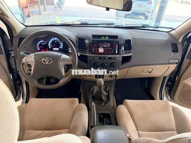 Toyota Fortuner 2014 Dầu Số sàn 160.000 km Bạc
