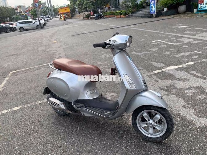 Piaggio Vespa Sprint Bạc