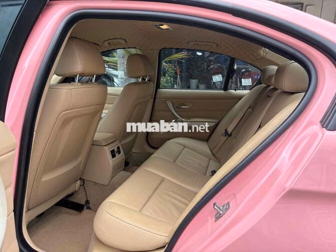 BMW 320i 2009 màu Hồng