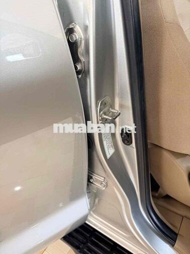 Toyota Fortuner 2014 Dầu Số sàn 160.000 km Bạc