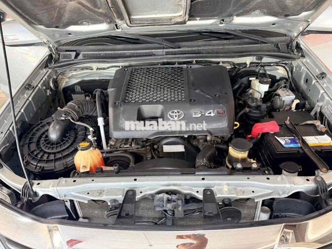 Toyota Fortuner 2014 Dầu Số sàn 160.000 km Bạc